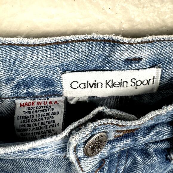 Vintage Calvin Klein Jeans Size 30 Light Wash High Rise Tapered Leg USA 90s - Picture 3 of 10